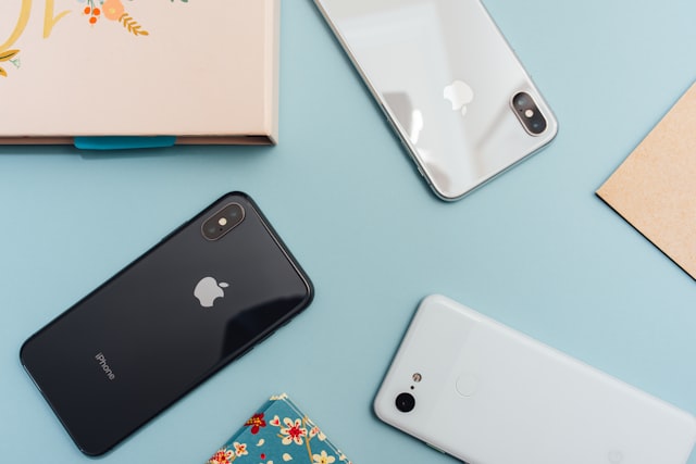 Smartphone con app Officina 365